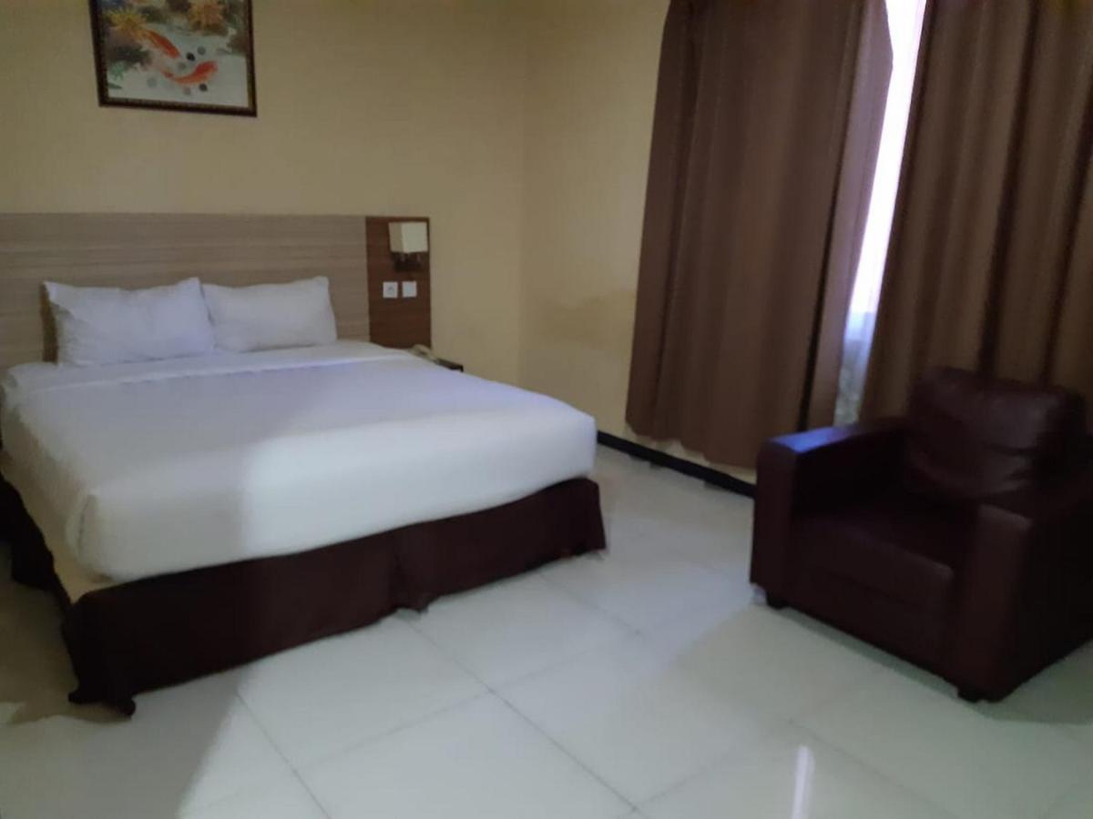Agraha Andalas Hotel Makassar Exterior photo