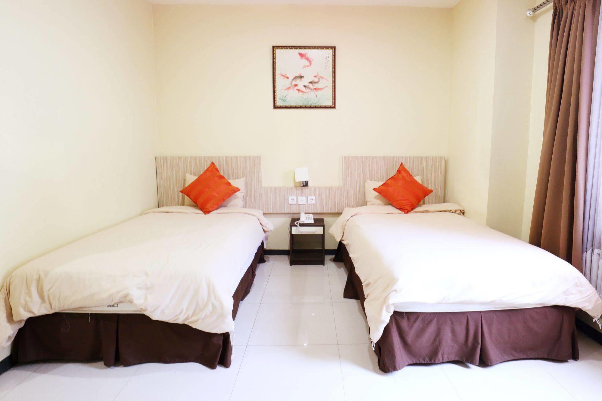 Agraha Andalas Hotel Makassar Exterior photo