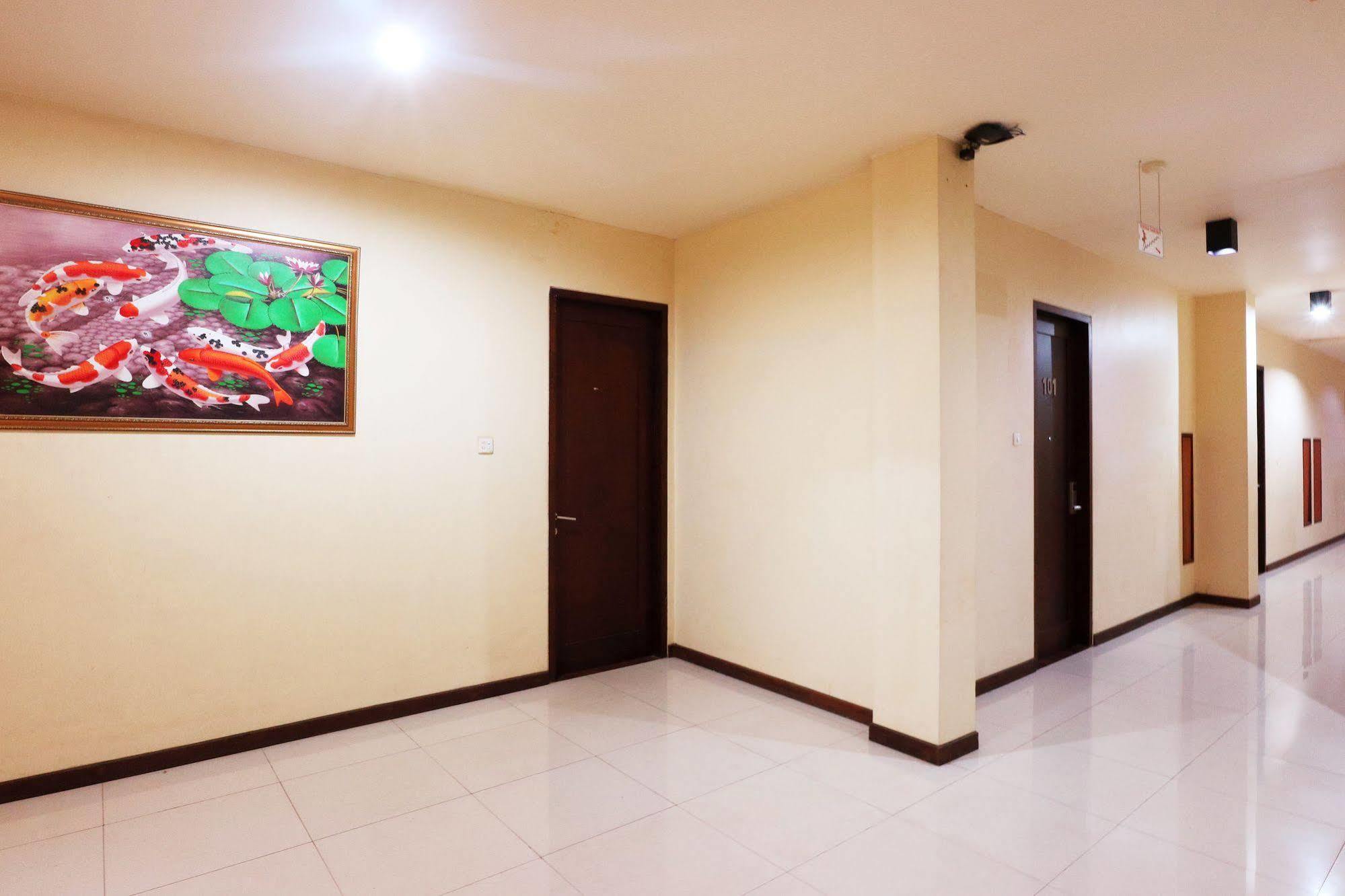 Agraha Andalas Hotel Makassar Exterior photo