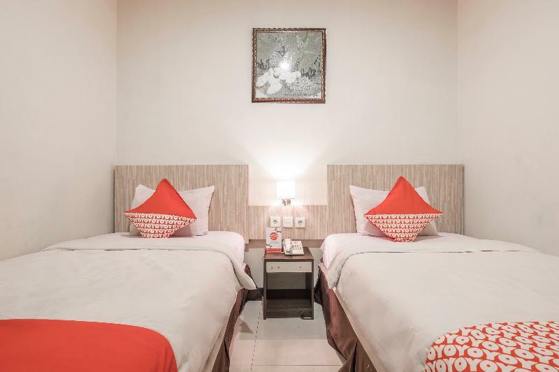 Agraha Andalas Hotel Makassar Exterior photo